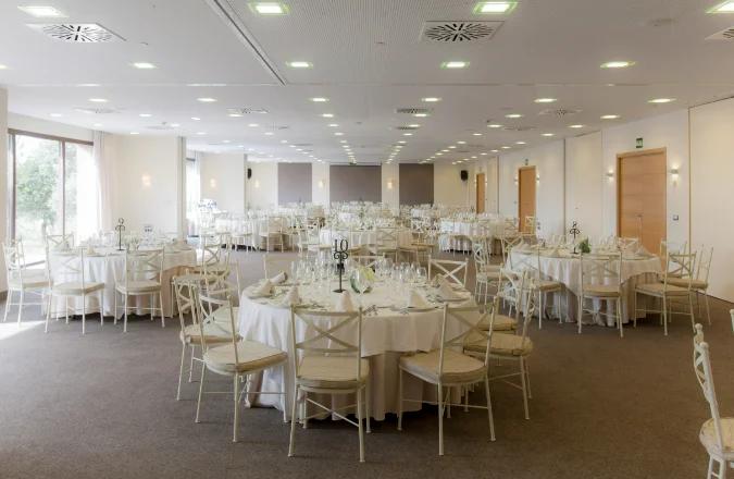 Salón Valdecañas (Gredos + Ibores + Monfragüe + Jerte + Guadalupe) Vincci Valdecañas Golf 4* Cáceres Salón Valdecañas (Gredos + Ibores + Monfragüe + Jerte + Guadalupe) Vincci Valdecañas Golf 4* Cáceres