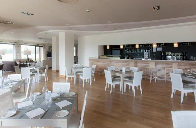 Bar / Coffeeshop Vincci Valdecañas Golf 4* Cáceres Bar / Coffeeshop Vincci Valdecañas Golf 4* Cáceres